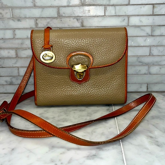 Vintage Dooney and Bourke AWL 90s Mini  Crossbody  6.5” tall  7.5”wide  3” deep - Picture 1 of 10